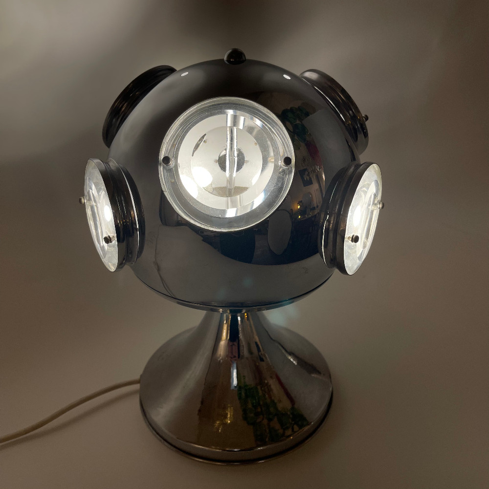 Late 20th Century Space Age Chromed Metal & Glass Table Lamp by Oscar Torlasco