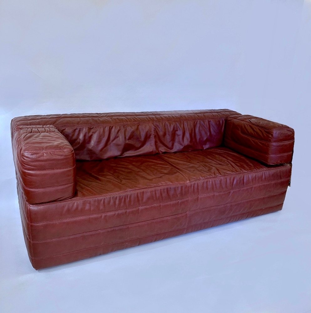 Late 20th Century Italian Cubic Reddish Brown Leather Sofa
