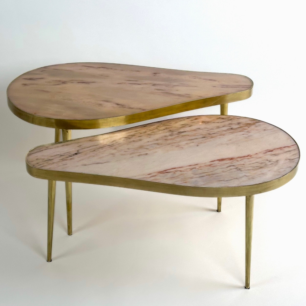 Late 20th Century Pair of Italian Brass w/ Beige & Pink Onyx Tops Coffee Tables